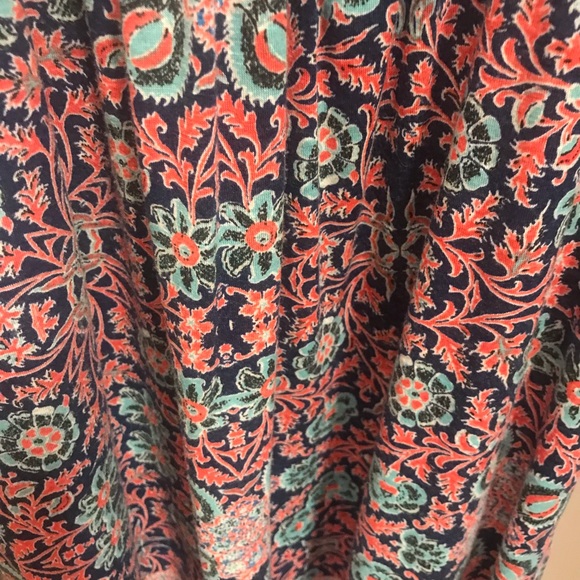 Floral tank top - Picture 2 of 5